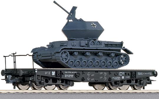 Heavy duty Flat car type SSy Köln loaded with Ostwind tank<br /><a href='images/pictures/Roco/66901.jpg' target='_blank'>Full size image</a>